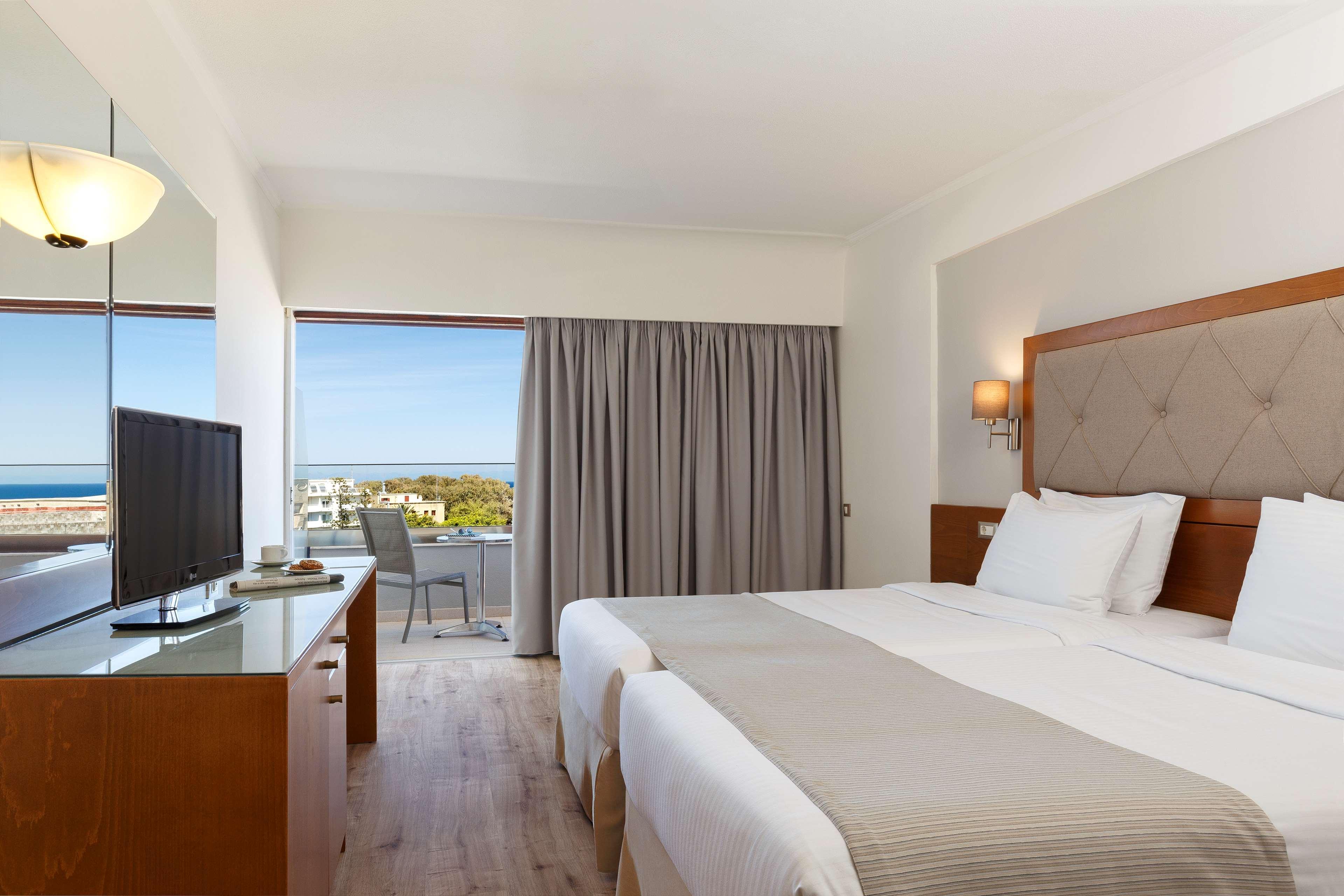 Best Western Plus Hotel Plaza Rhodes City Екстериор снимка